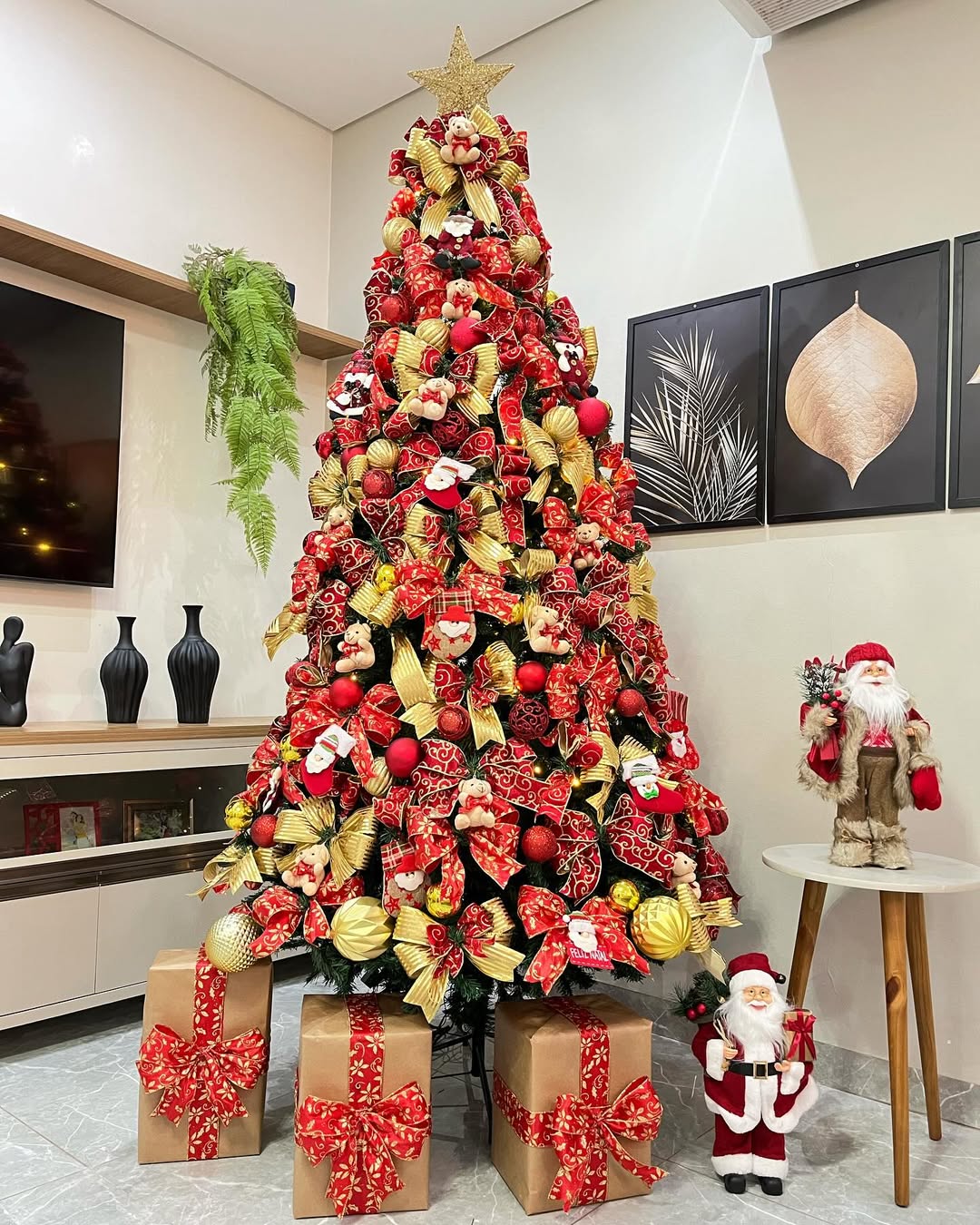 inspiração árvore de natal vermelha e dourada