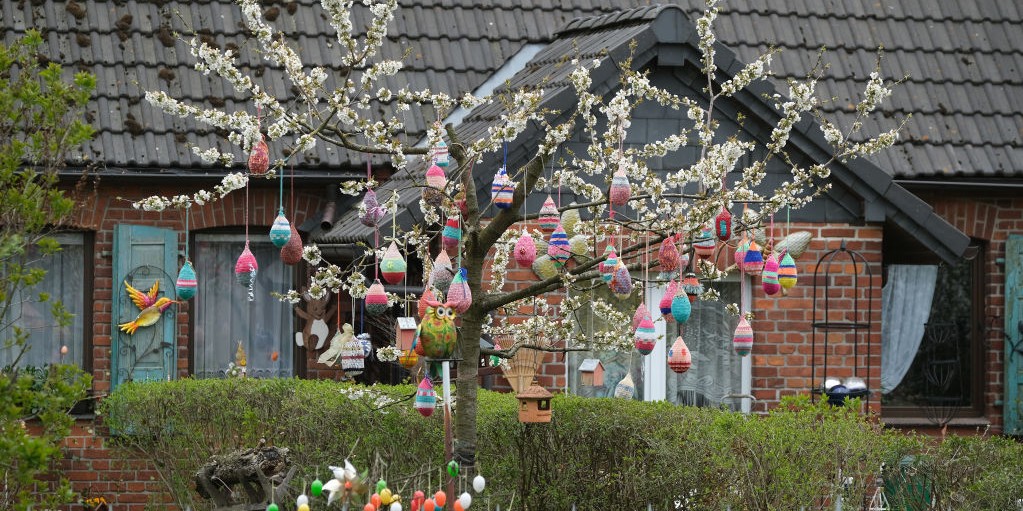 como fazer ovos decorados para árvore de páscoa