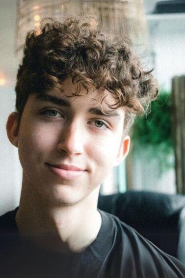 como estilizar o topo do corte americano cacheado