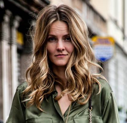 cabelo loiro ondulado vs liso qual escolher