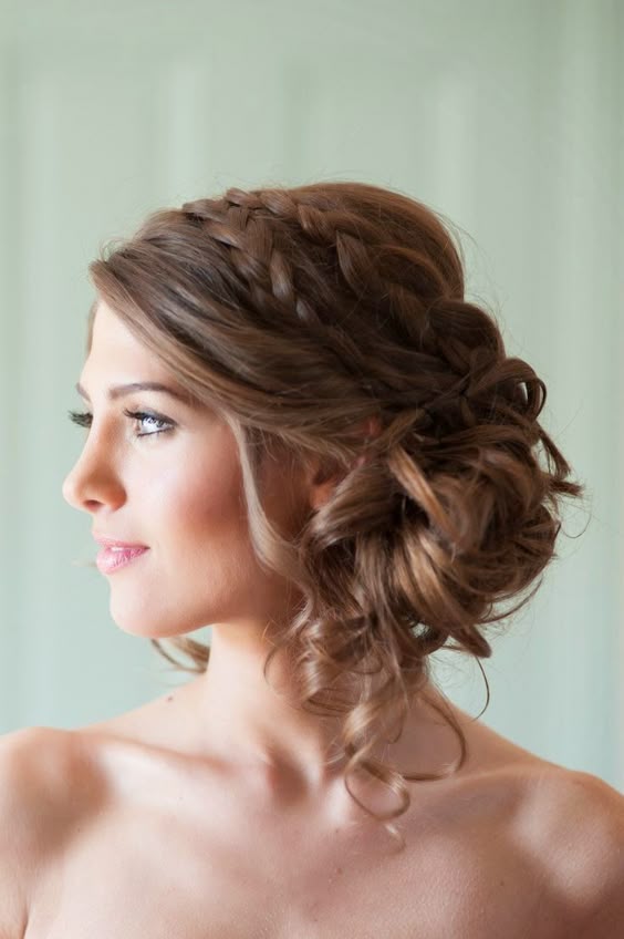 penteado com trança embutida para festa de 15 anos