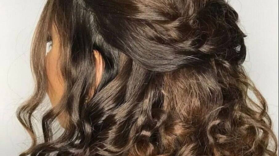 erros comuns ao finalizar cabelo ondulado longo e como corrigir
