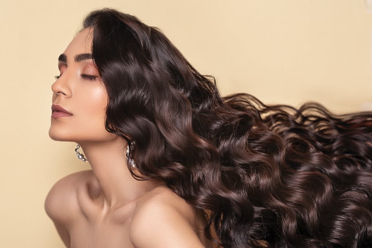 melhores cortes de cabelo ondulado longo para valorizar o rosto