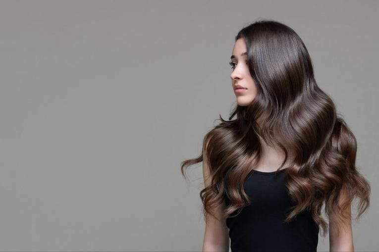 corte em camadas vs corte em U para cabelo ondulado longo qual o melhor
