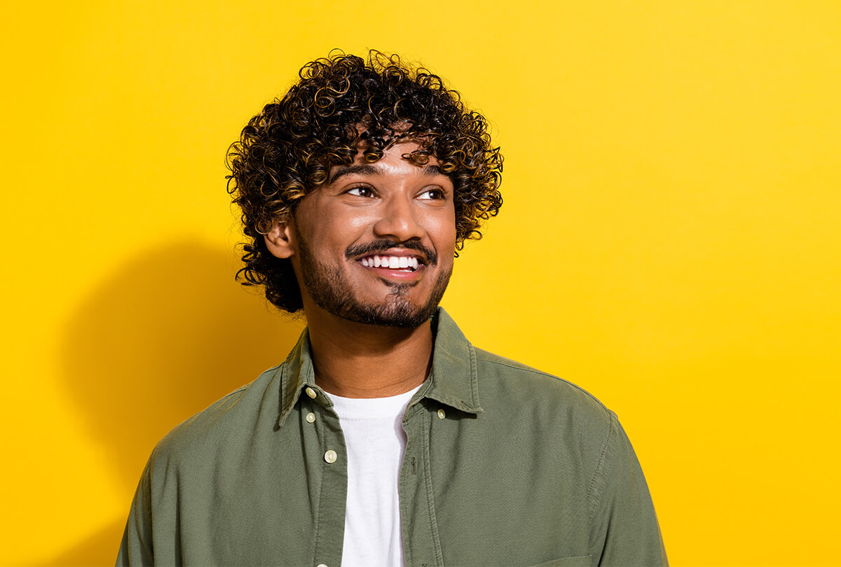 erros comuns ao cortar cabelo cacheado masculino