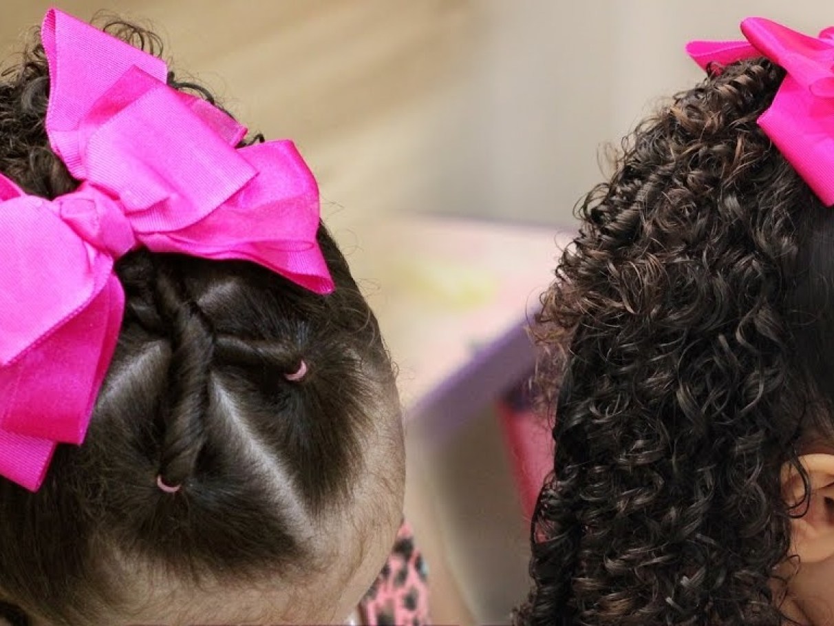 ideias de penteados fáceis cabelo cacheado infantil para escola