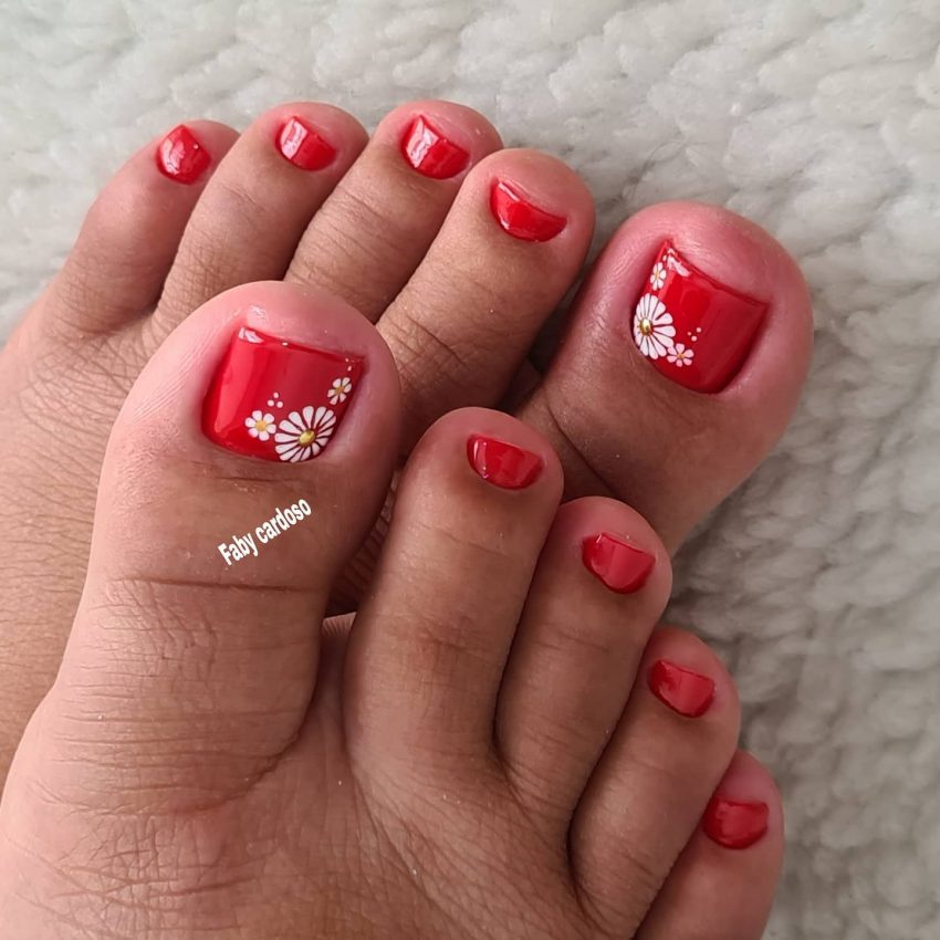 como aplicar esmalte vermelho nas unhas dos pés passo a passo