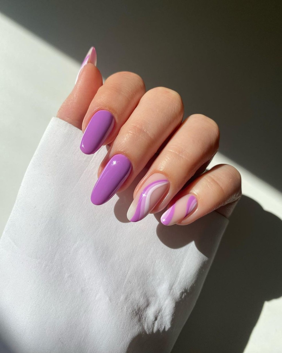 inspiração de unhas lilas