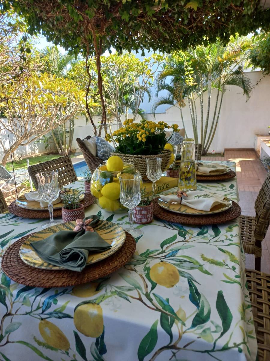 como usar guardanapo verde na mesa posta