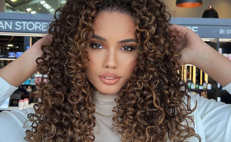 morena iluminada claro