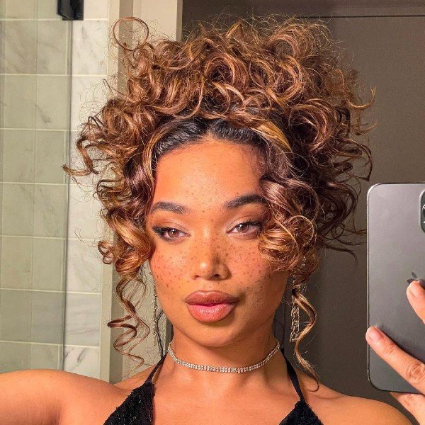 quanto custa um penteado de formatura para cabelo cacheado