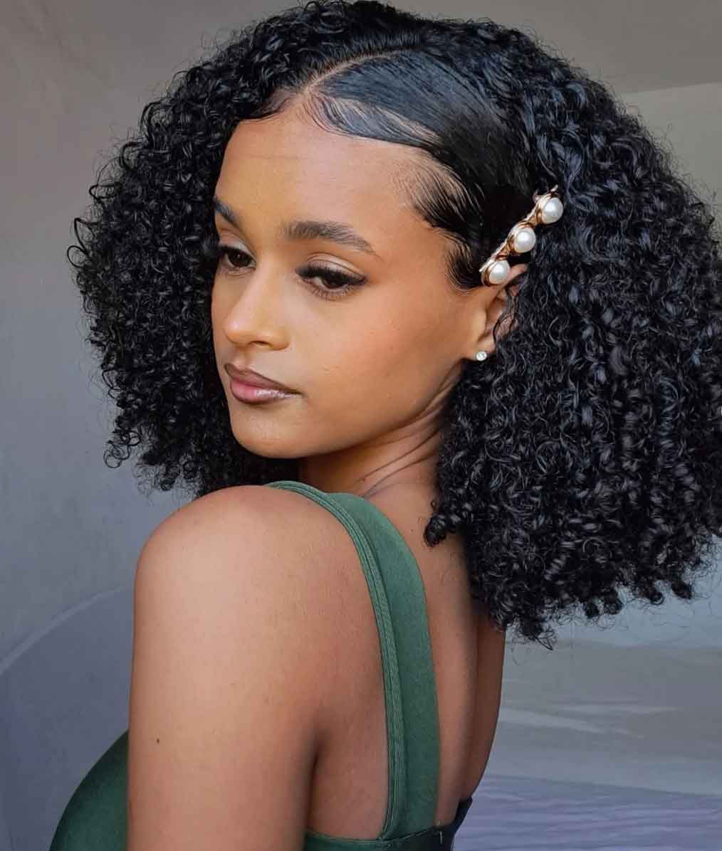 penteados de formatura para cabelo cacheado inspiração