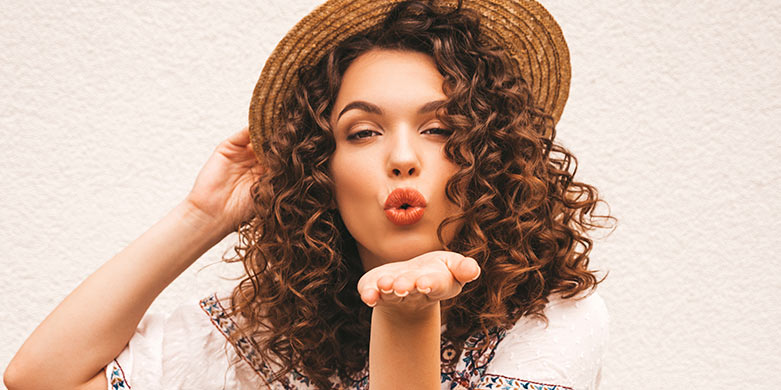 penteado de formatura cabelo cacheado preso