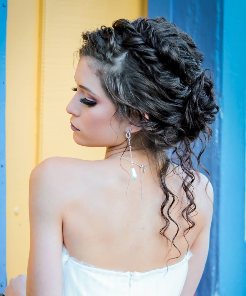 quanto custa um penteado de formatura para cabelo cacheado