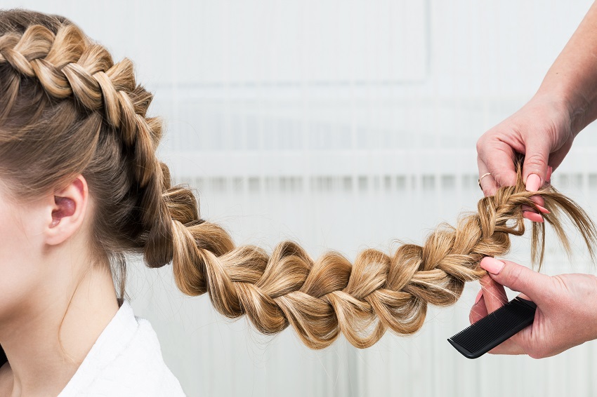 erros comuns ao escolher penteado para madrinha de dia
