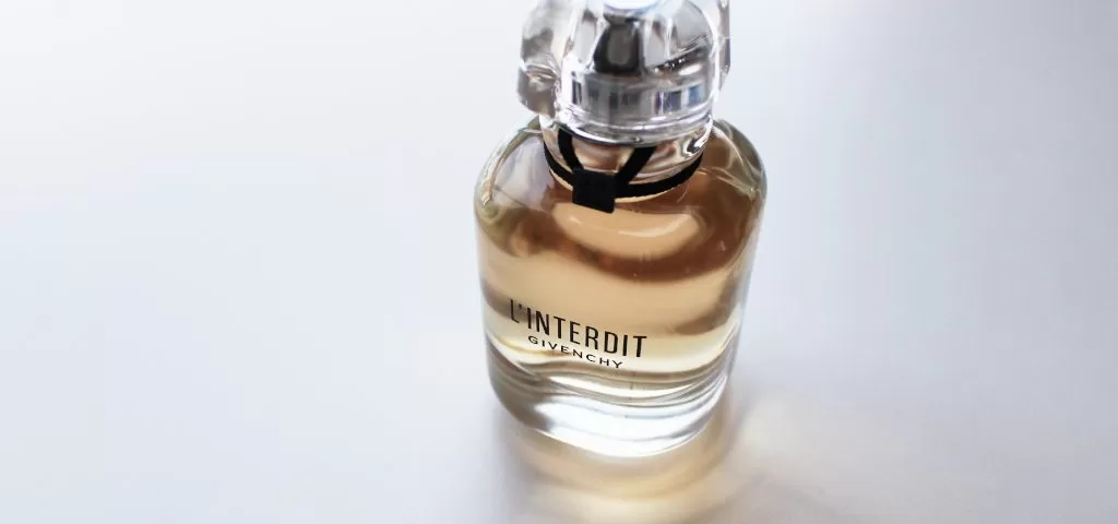 perfume givenchy linterdit enjoativo no calor