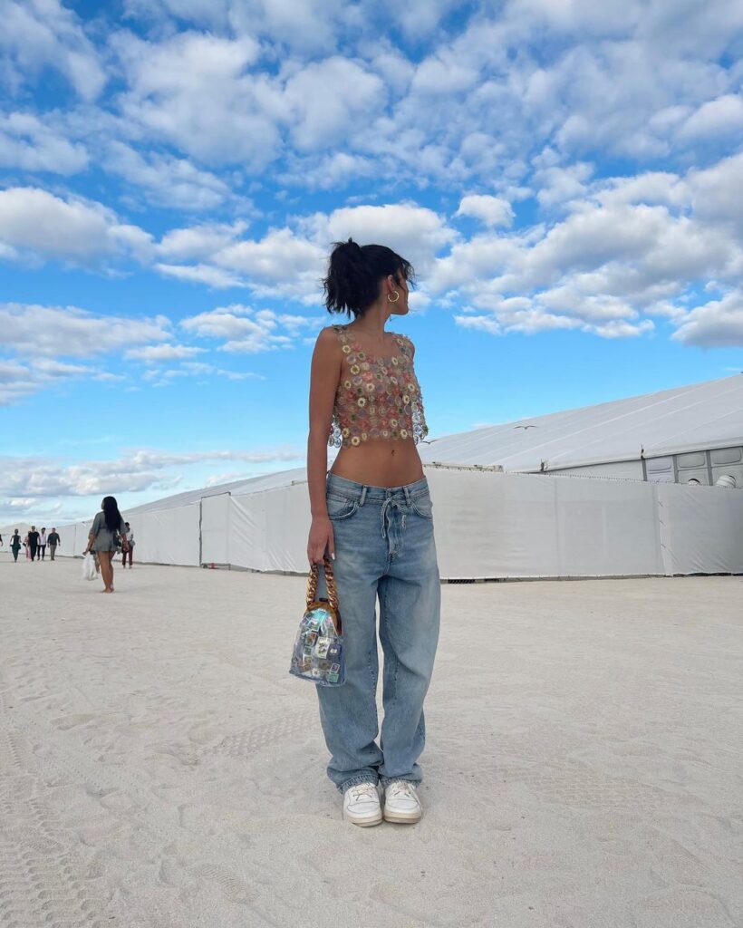 como usar calça cargo estilo anos 2000