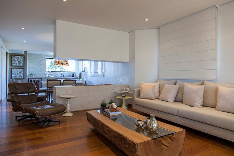 sofá minimalista de 2 lugares com chaise