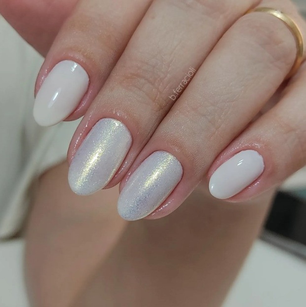cores de unhas que atraem dinheiro no ano novo