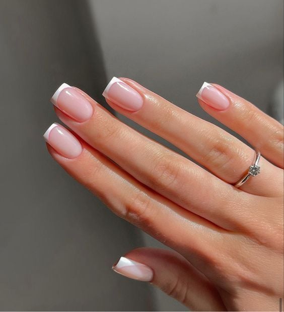 ideias de unhas claras para inspiração