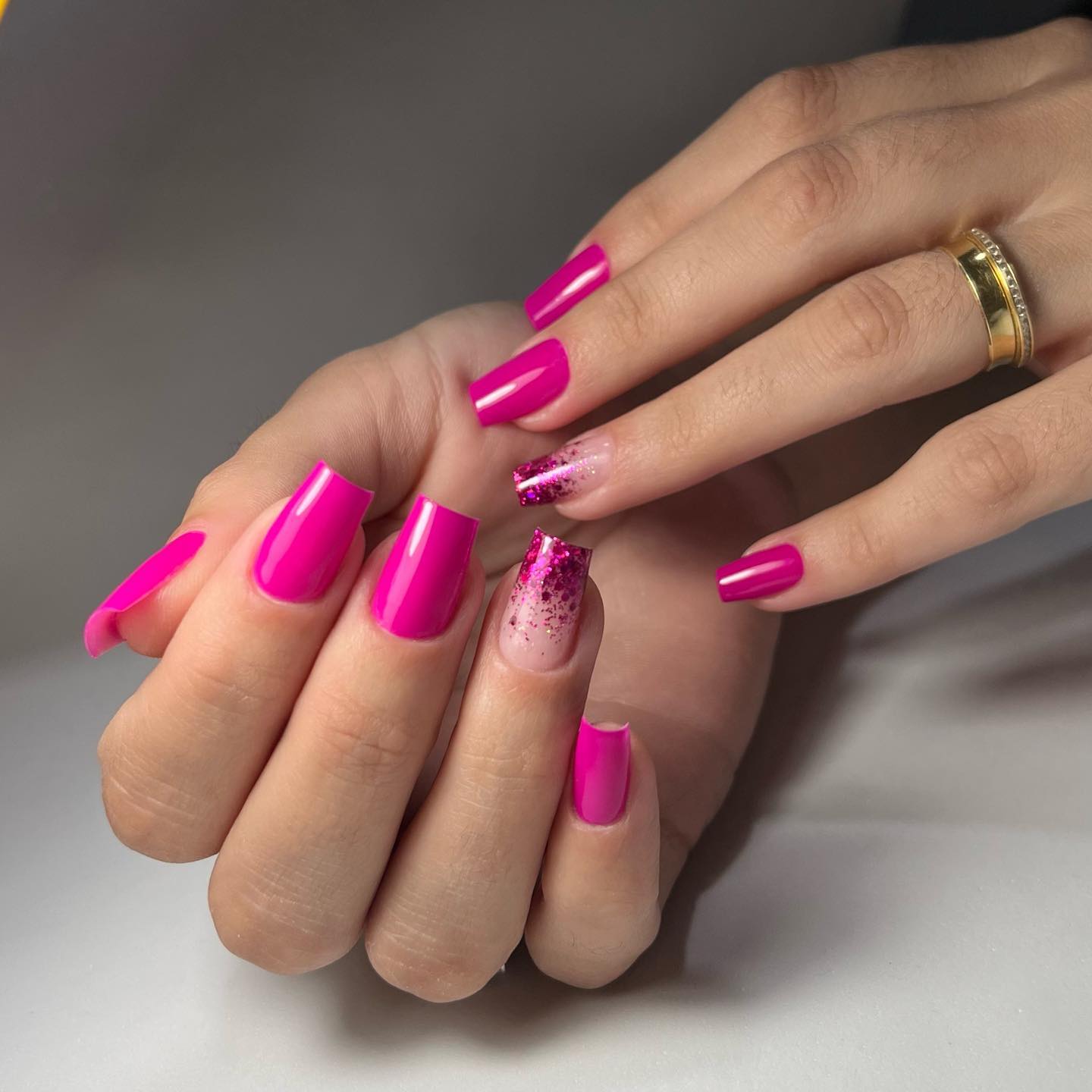 unha quadrada vermelha