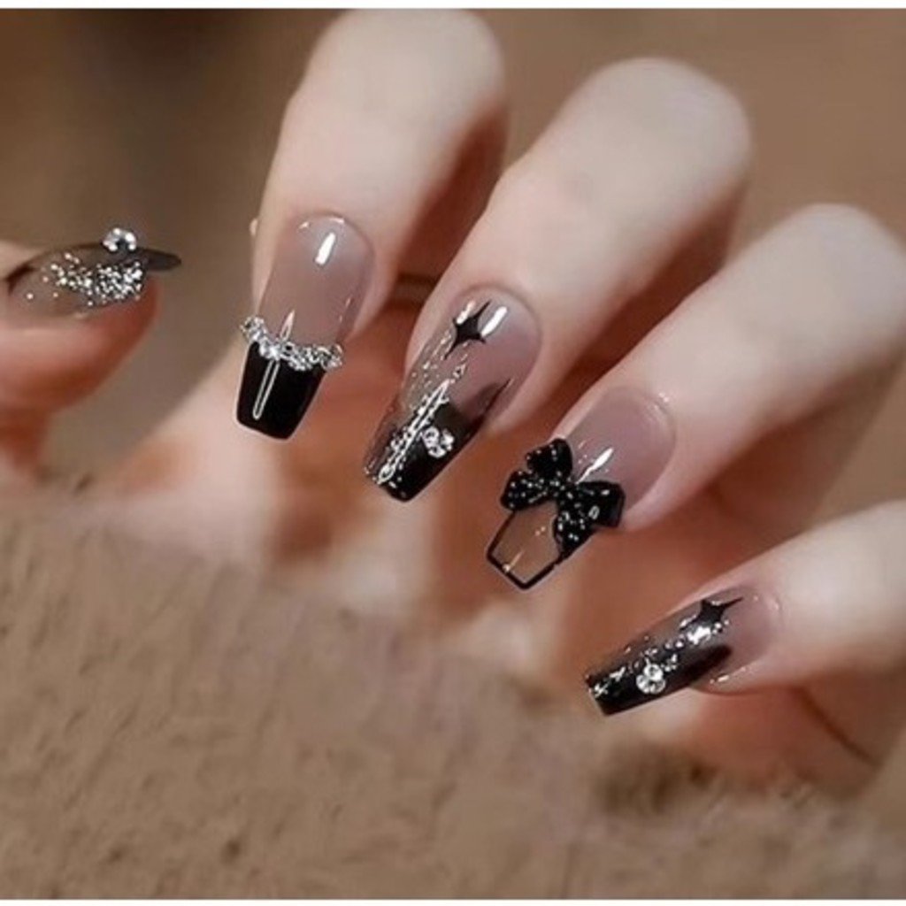 unhas decoradas delicadas para noivas