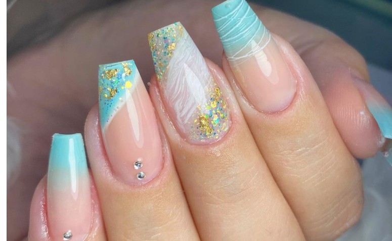 quanto custa fazer unhas decoradas delicadas