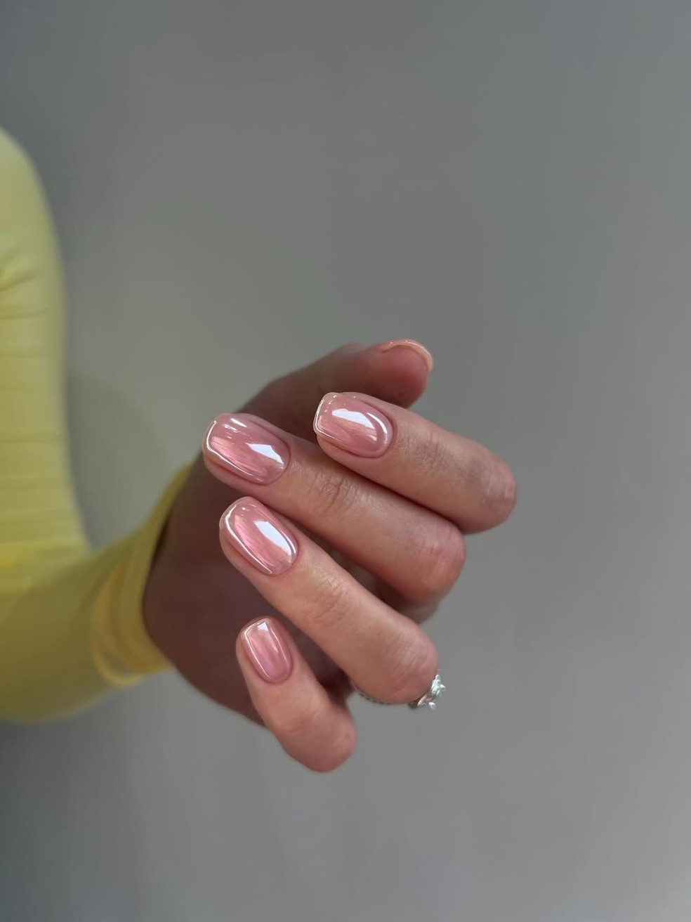 unhas discretas e elegantes vs unhas chamativas