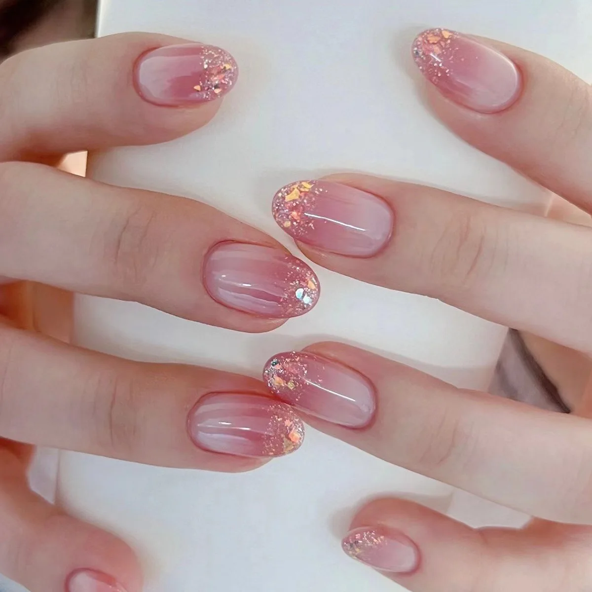 unhas elegantes curtas