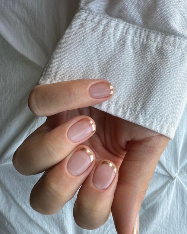 unhas em gel simples e delicada