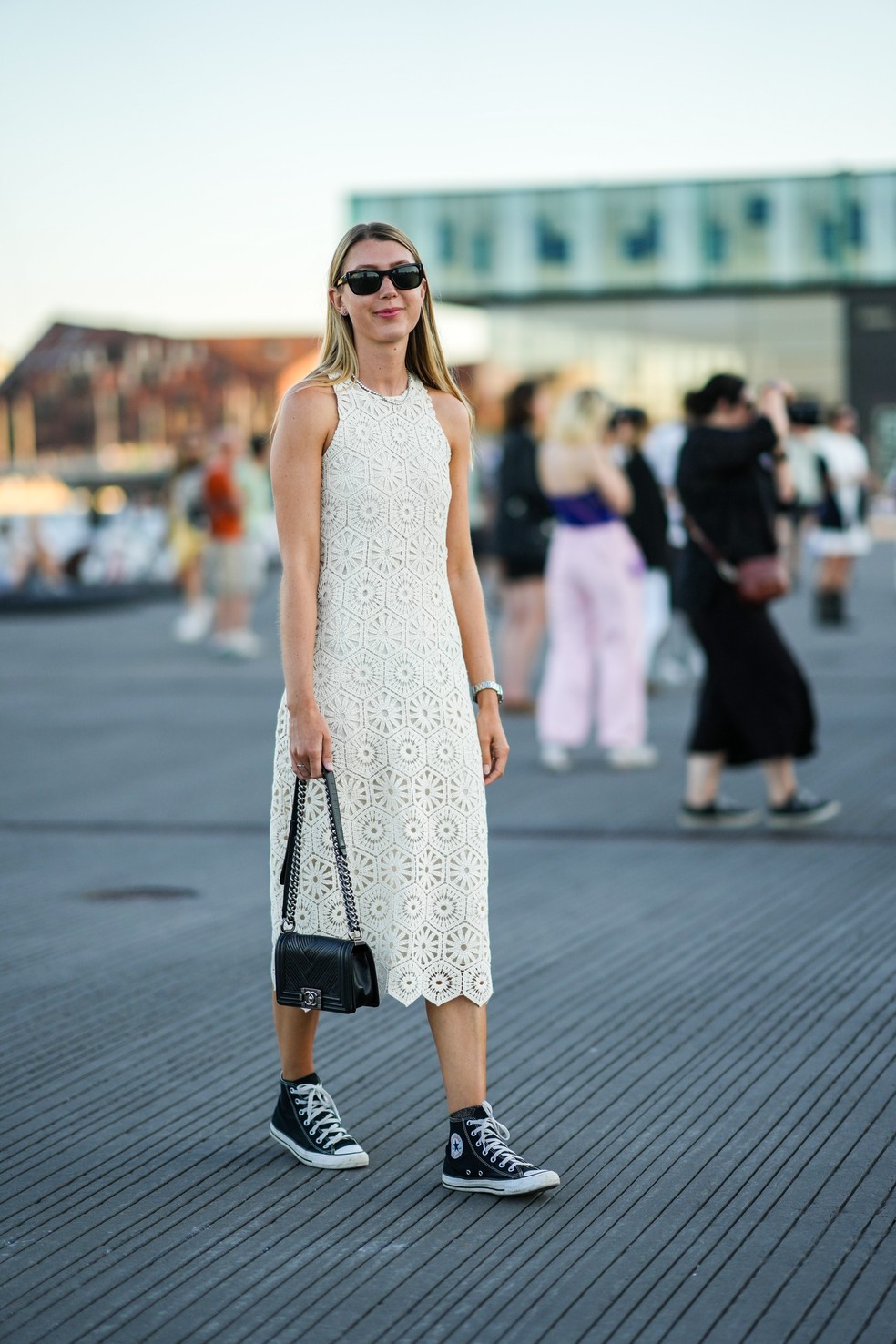 vestido combina com tênis